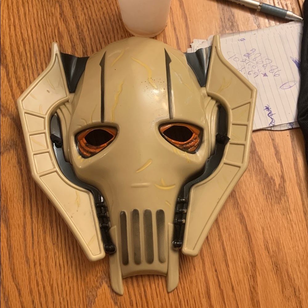 Mask - Picture 3 of 8